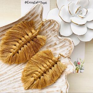Boho Macrame Tassel Leaf Drop Earrings NWT